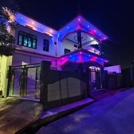 Ayodhya Shree Ram Guest House Near Ram Mandir מראה חיצוני תמונה