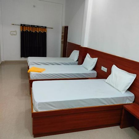Ayodhya Shree Ram Guest House Near Ram Mandir מראה חיצוני תמונה