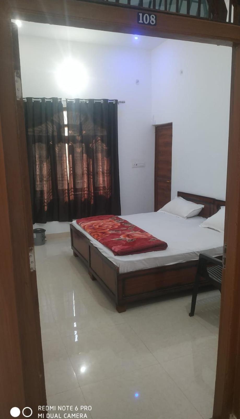 Ayodhya Shree Ram Guest House Near Ram Mandir מראה חיצוני תמונה