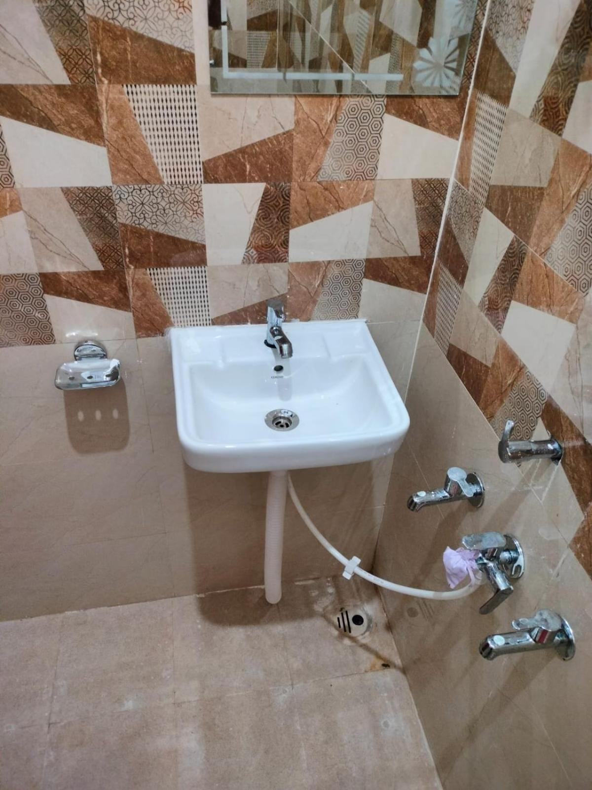 Ayodhya Shree Ram Guest House Near Ram Mandir מראה חיצוני תמונה