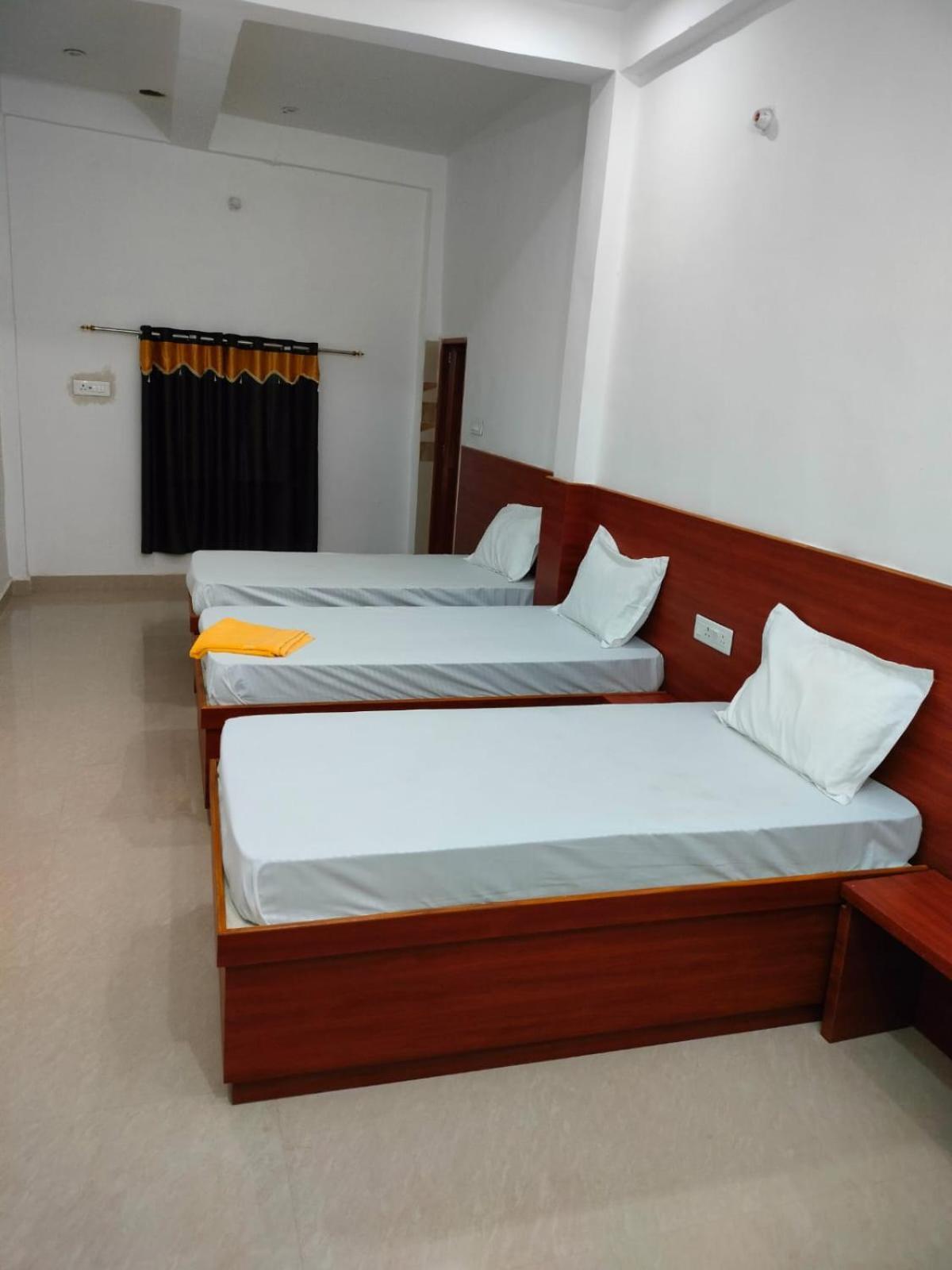 Ayodhya Shree Ram Guest House Near Ram Mandir מראה חיצוני תמונה