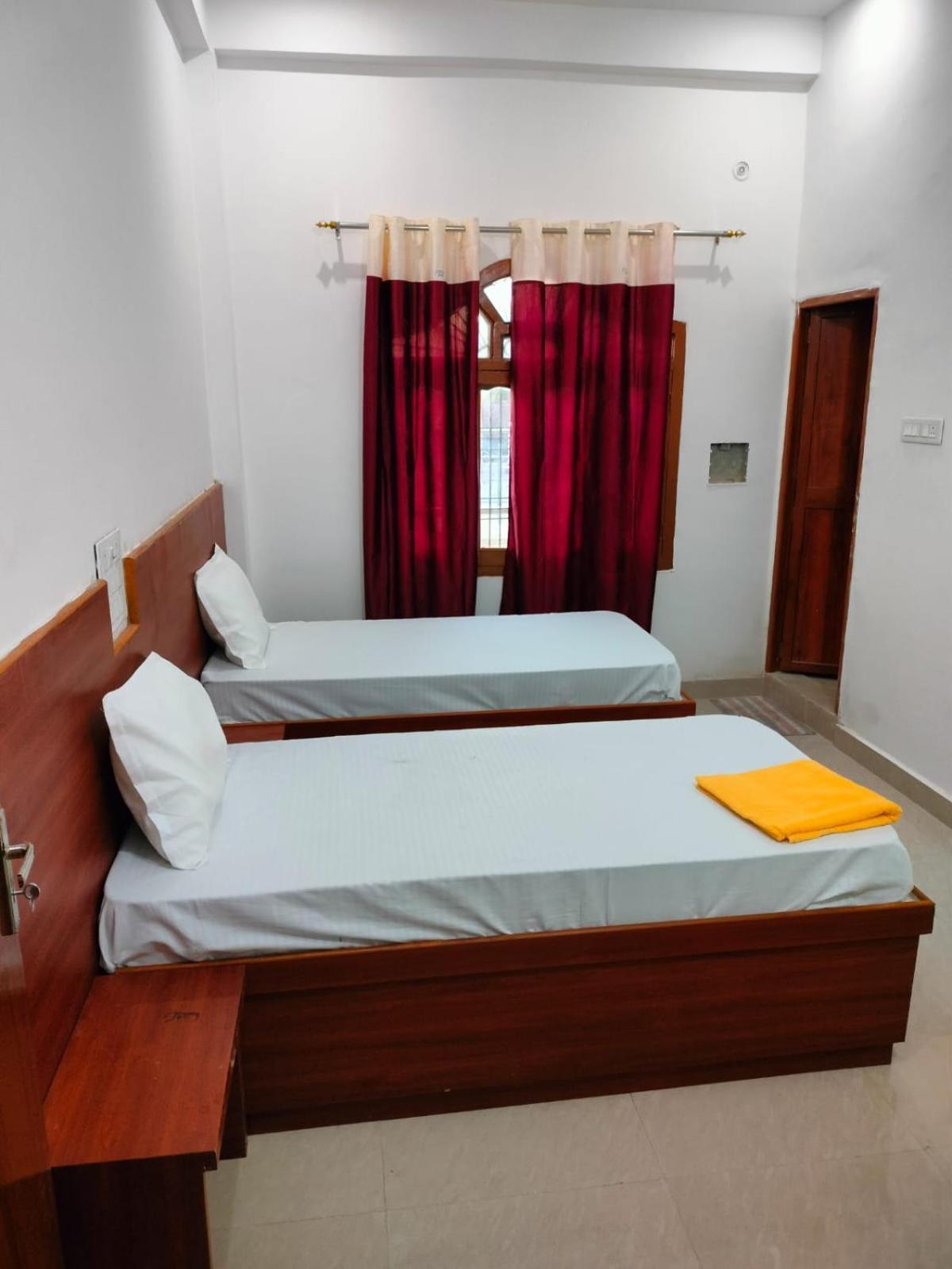 Ayodhya Shree Ram Guest House Near Ram Mandir מראה חיצוני תמונה
